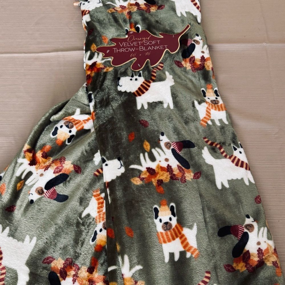 Forest Green Fall Autumn Dogs Leaves Print Plush Throw Blanket